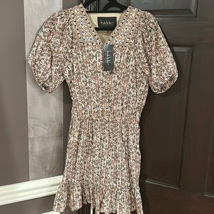 Nicole Miller Dress! Puffy sleeves. Elastic waist